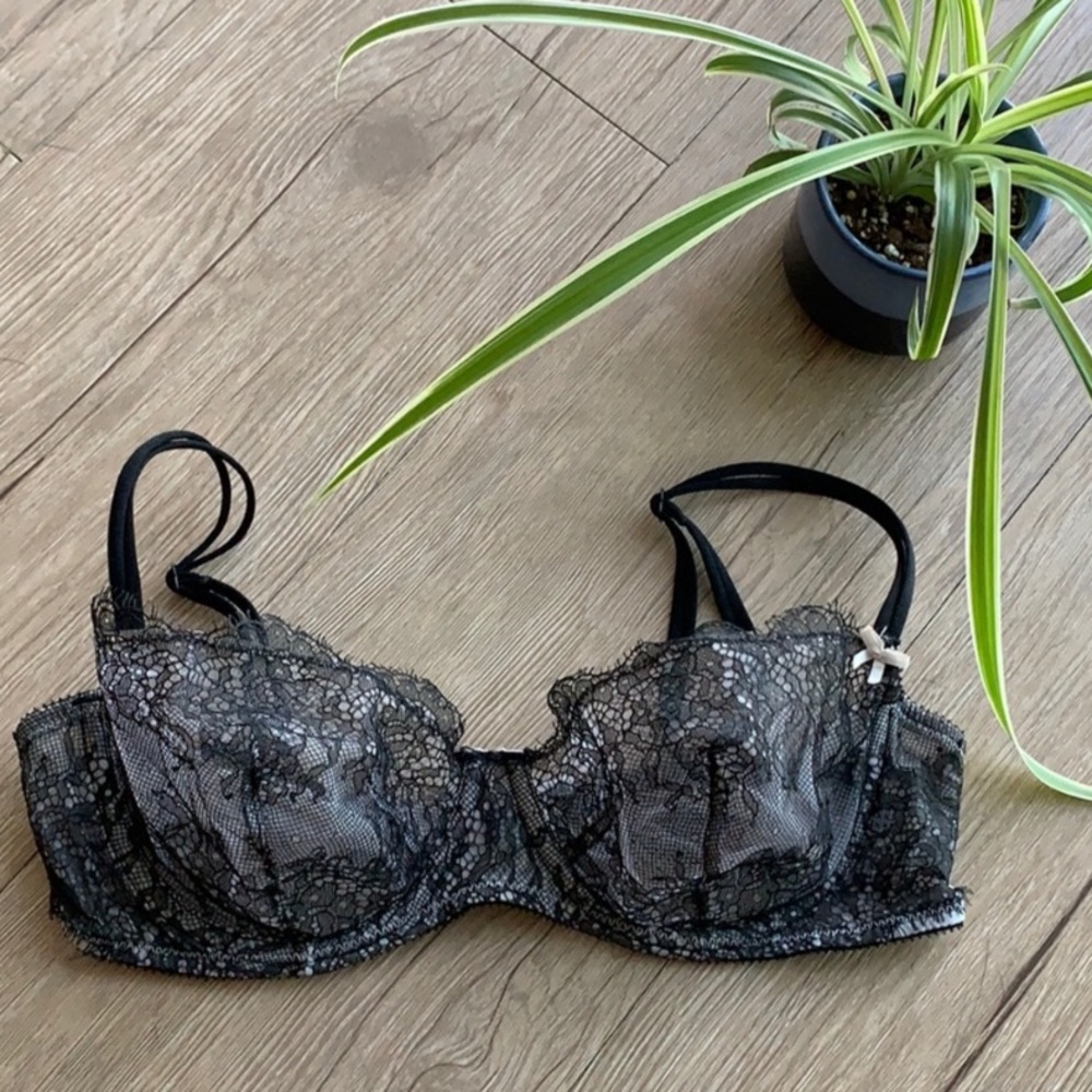 Victoria’s Secret Very Sexy Lace Bralette